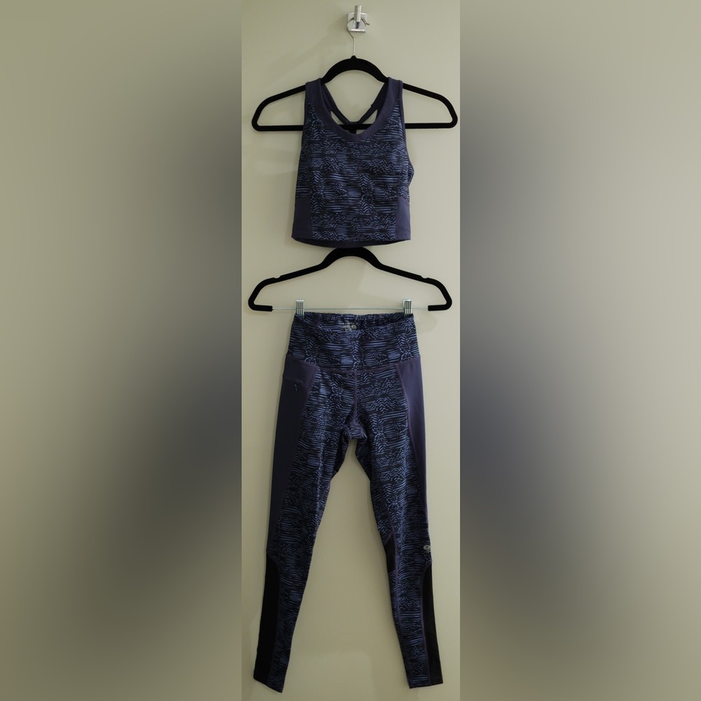Mountain Hardware sports bra leggings set, size xs